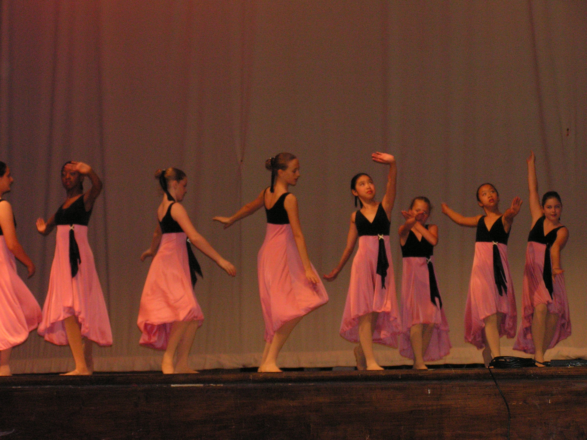 ./2006/Dance Recital/Danceurs Dress Reh 20 0009.JPG
